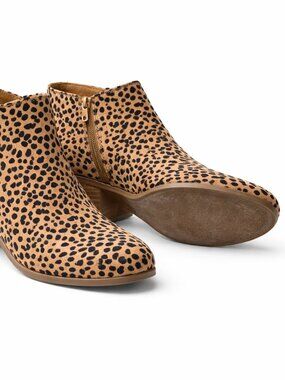 Cheetah Print Ankle Booties Women’s Size 8 Side Zip Low Heel